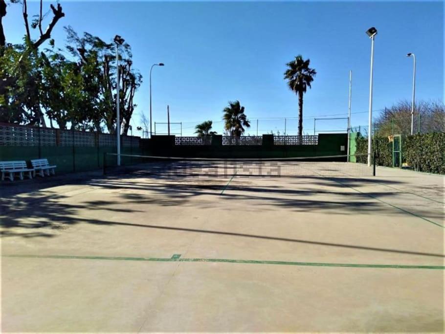 Adosado En La Playa De El Perellonet Con Piscina, Pista Tenis Holiday home *