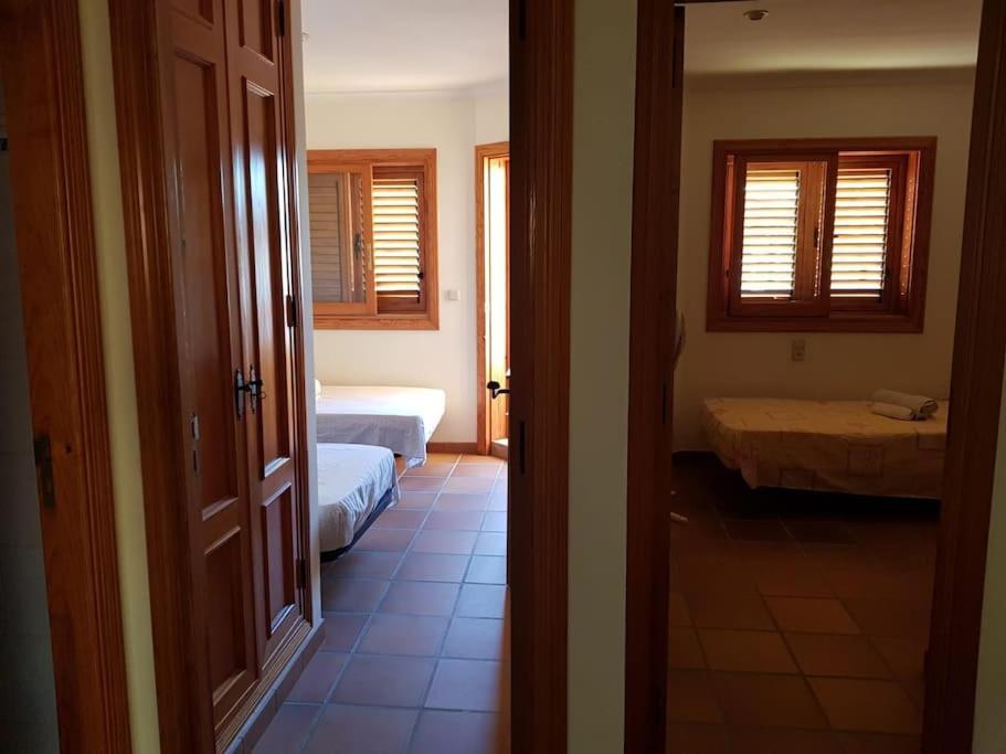 Adosado En La Playa De El Perellonet Con Piscina, Pista Tenis Holiday home