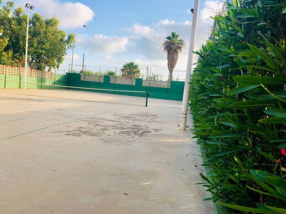 Adosado En La Playa De El Perellonet Con Piscina, Pista Tenis Holiday home *